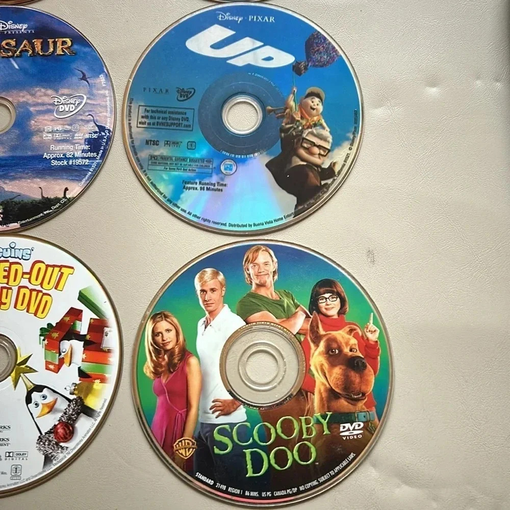12 Random CD Movies with travel case most are probably vintage for 1 price - Picture 8 of 10